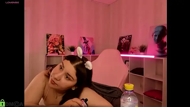 Velvet Kisss online show from 06-25-26, 02:00