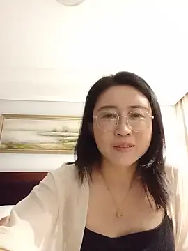 Snapshot of anyu-68 chatting on 06-28-26, 04:18 anyu-68 online show from 06-28-26, 04:18