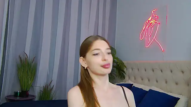 Snapshot of NicolSkye chatting on 06-30-26, 05:03 NicolSkye online show from 06-30-26, 05:03
