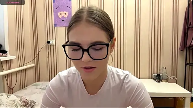 MiaWonderind online show from 07-22-26, 02:20