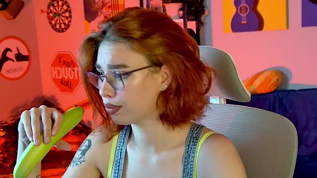 Snapshot of SeraphineDuskryn chatting on 07-28-26, 06:07 SeraphineDuskryn online show from 07-28-26, 06:07