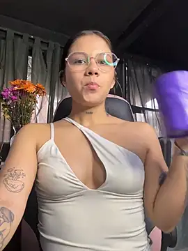 ashleytravis Bless online show from 06-13-26, 12:03