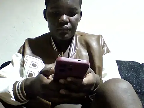 Snapshot of Sassylilmama chatting on 06-11-26, 02:44 Sassylilmama online show from 06-11-26, 02:44