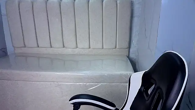 Snapshot of Alana_fox_tx chatting on 06-11-26, 07:45 Alana fox tx online show from 06-11-26, 07:45