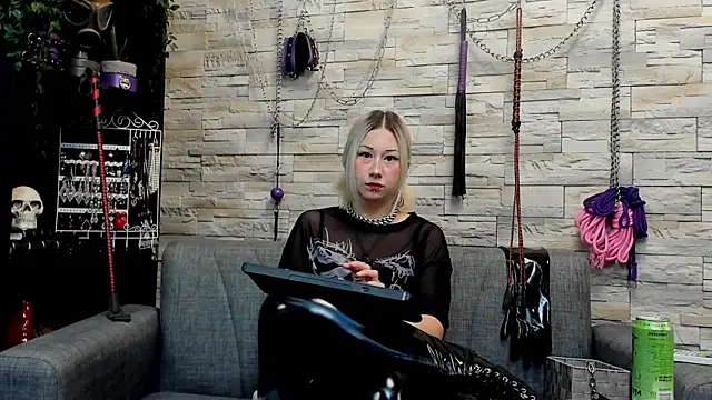 Miss Kaz online show from 07-06-26, 01:02