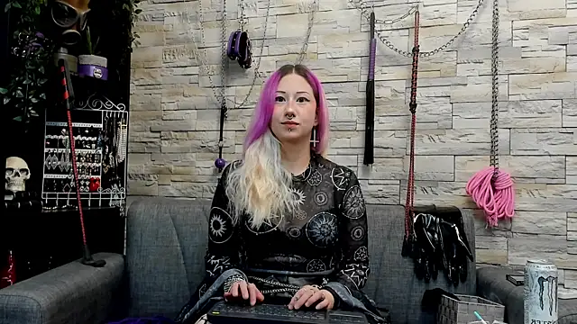 Miss Kaz online show from 07-20-26, 11:40