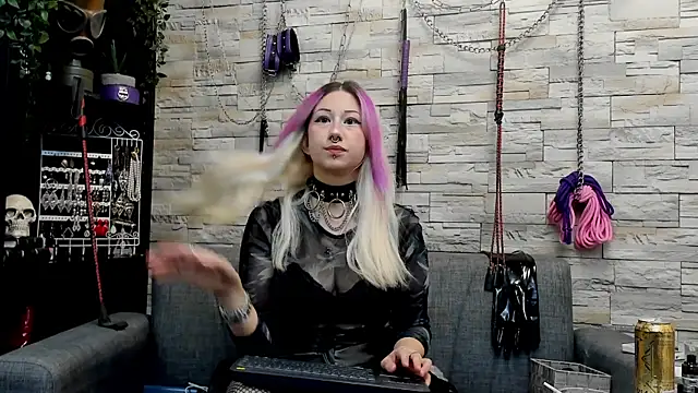 Miss Kaz online show from 07-26-26, 12:30