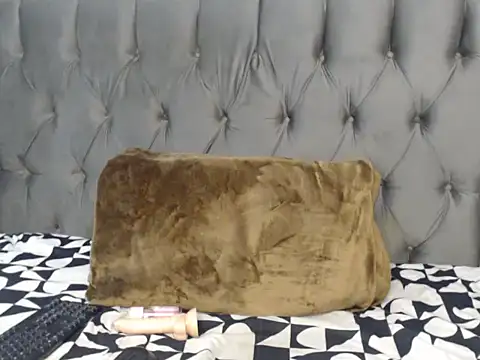 Loyal Alisha online show from 06-25-26, 05:17