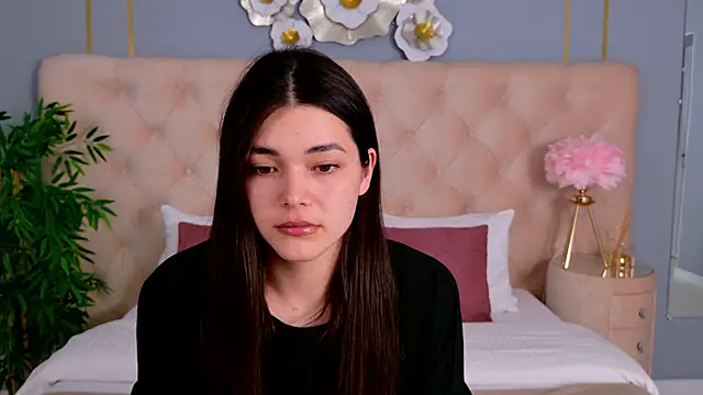 MaddieMeyer online show from 06-12-26, 04:44