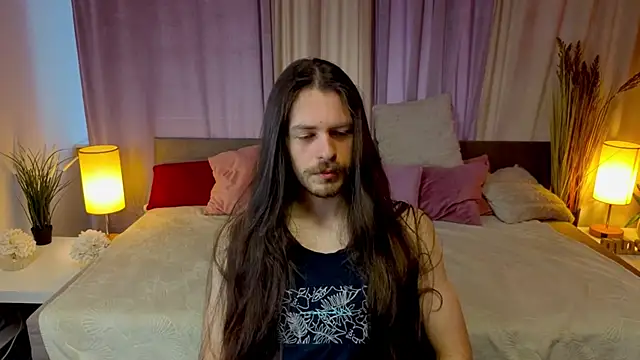 MartinnWolf online show from 06-17-26, 01:45