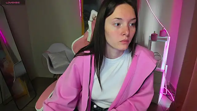 Eva Leeee online show from 06-28-26, 05:13