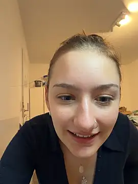 Violet Velvet online show from 06-14-26, 08:33
