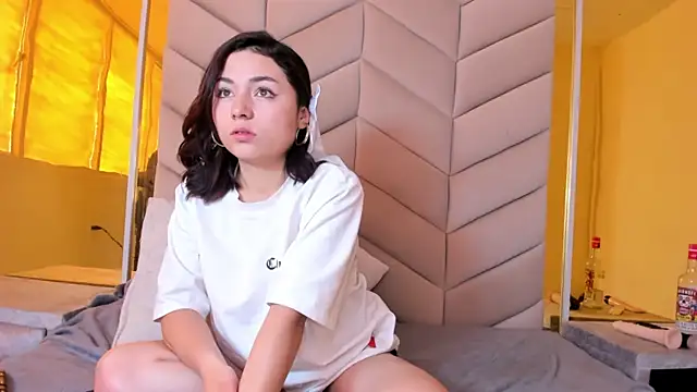 Snapshot of Eve_auraa69 chatting on 07-18-26, 03:27 Eve auraa69 online show from 07-18-26, 03:27