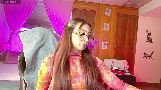 Snapshot of Cattleya_Love chatting on 07-23-26, 03:15 Cattleya Love online show from 07-23-26, 03:15