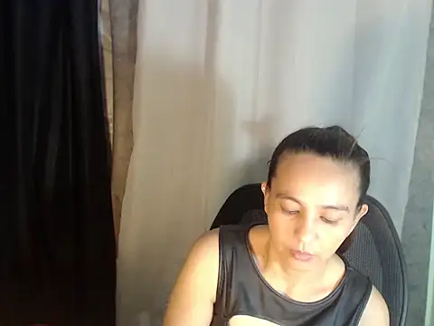 Snapshot of Ms_kendilux chatting on 07-20-26, 06:28 Ms kendilux online show from 07-20-26, 06:28