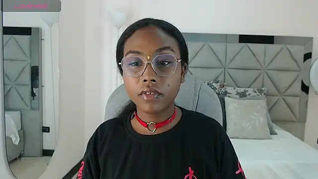 lily mendoza online show from 07-27-26, 07:43