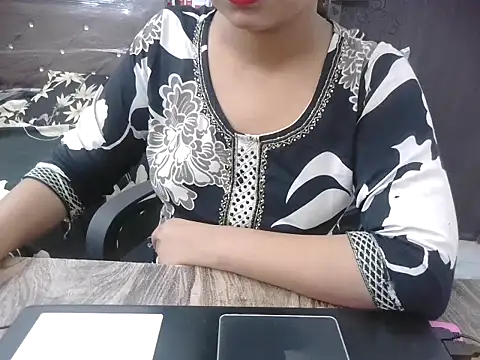Bold-Divya1 online show from 06-25-26, 04:12