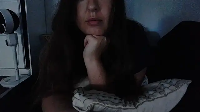 Snapshot of Monia9530 chatting on 07-08-26, 05:23 Monia9530 online show from 07-08-26, 05:23