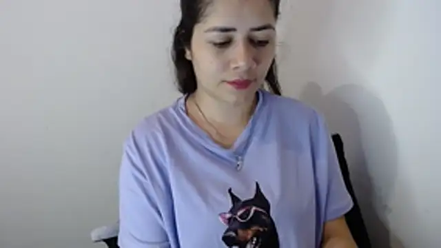 Snapshot of Luna_zoe chatting on 07-15-26, 10:04 Luna zoe online show from 07-15-26, 10:04