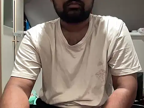 bobgot17cm online show from 07-06-26, 08:44