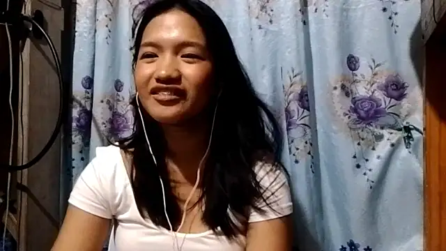 Snapshot of AmberFrederick chatting on 06-15-26, 12:29 AmberFrederick online show from 06-15-26, 12:29