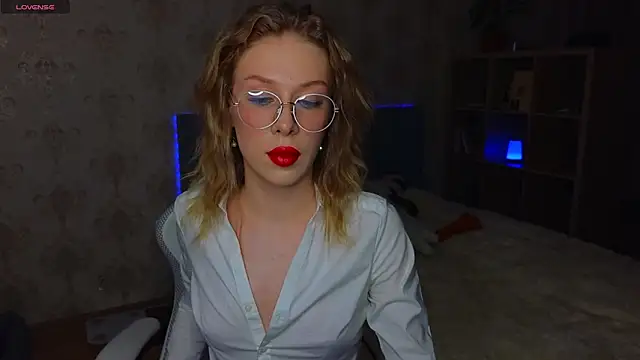 Lucia wow online show from 06-13-26, 11:13