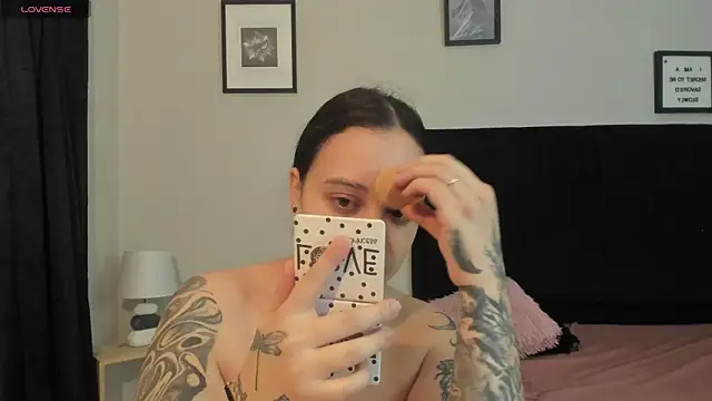 Sara B online show from 07-21-26, 05:59
