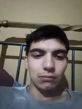 Snapshot of Lazanooo chatting on 06-19-26, 04:55 Lazanooo online show from 06-19-26, 04:55