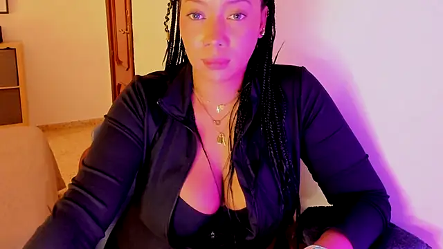 NicolePasqualott online show from 10-05-25, 07:45