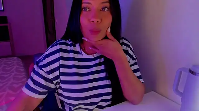 Snapshot of NicolePasqualott chatting on 01-18-26, 09:40 NicolePasqualott online show from 01-18-26, 09:40