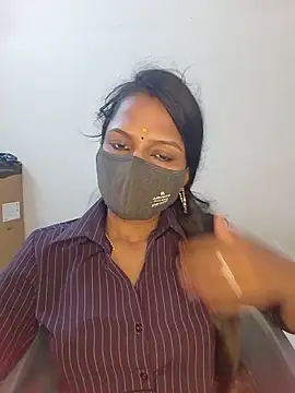 Snapshot of YALINITWO7_TAMIL chatting on 06-17-26, 10:28 YALINITWO7 TAMIL online show from 06-17-26, 10:28