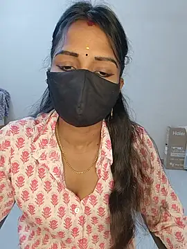 Snapshot of YALINITWO7_TAMIL chatting on 07-20-26, 12:29 YALINITWO7 TAMIL online show from 07-20-26, 12:29