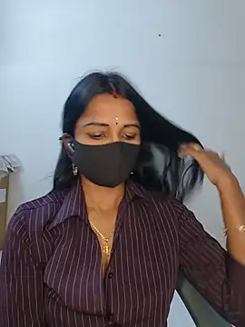Snapshot of YALINITWO7_TAMIL chatting on 07-26-26, 07:48 YALINITWO7 TAMIL online show from 07-26-26, 07:48