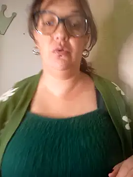 Snapshot of _Saraqueen-- chatting on 07-23-26, 01:30 Saraqueen-- online show from 07-23-26, 01:30