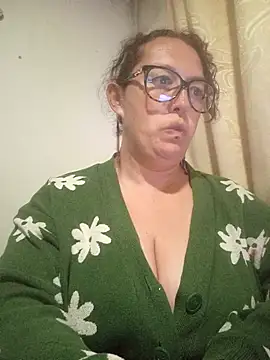 Snapshot of _Saraqueen-- chatting on 08-02-26, 01:04 Saraqueen-- online show from 08-02-26, 01:04