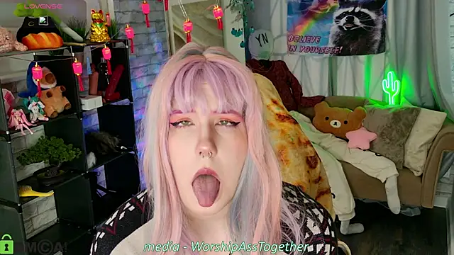 Candy-yeah online show from 07-08-26, 01:10