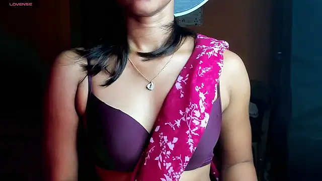 Starry Leila online show from 06-27-26, 08:52