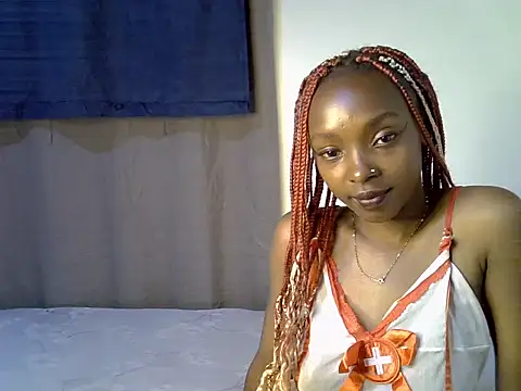 Snapshot of Petiteliz chatting on 06-15-26, 07:16 Petiteliz online show from 06-15-26, 07:16