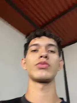 adri boy online show from 06-18-26, 08:13