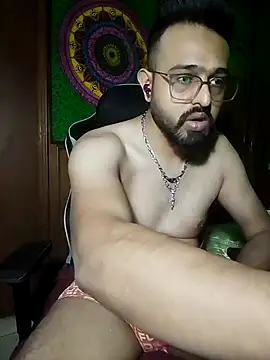 Snapshot of freakkydessi chatting on 06-25-26, 06:56 freakkydessi online show from 06-25-26, 06:56