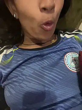 Snapshot of Rani-hot1 chatting on 07-12-26, 08:11 Rani-hot1 online show from 07-12-26, 08:11