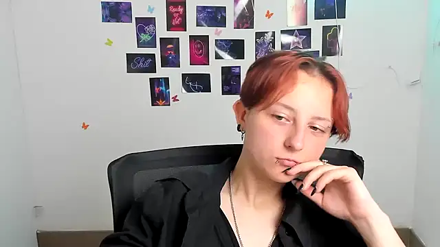 Dilara Kiss  online show from 06-25-26, 11:04