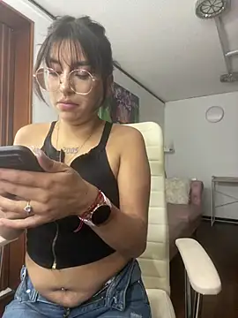 GabyLopez Pink online show from 06-19-26, 03:11