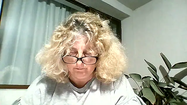 Snapshot of NoraMelow chatting on 08-02-26, 09:02 NoraMelow online show from 08-02-26, 09:02
