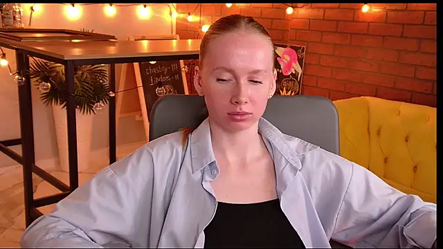 BellaRosewood online show from 07-10-26, 05:45