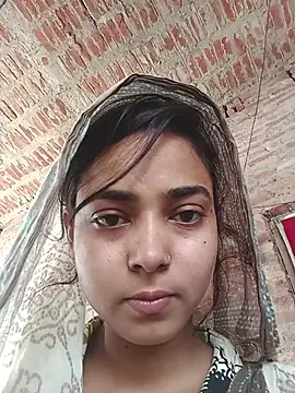 Snapshot of Simran_143 chatting on 06-18-26, 07:41 Simran 143 online show from 06-18-26, 07:41