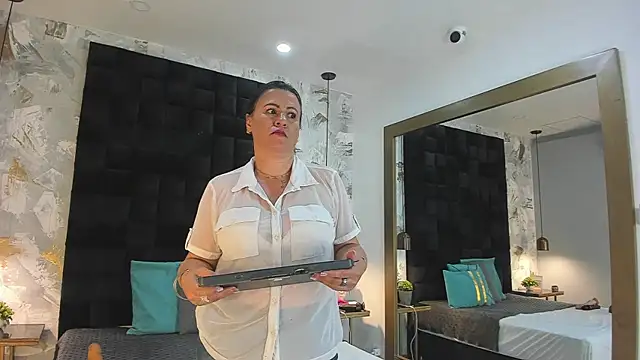 CharlotteG  online show from 07-28-26, 07:39