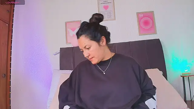 samm curvy online show from 07-15-26, 07:41