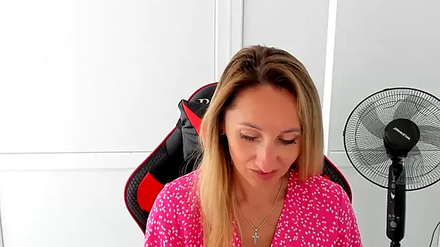 LilyDreamm online show from 06-22-26, 06:43