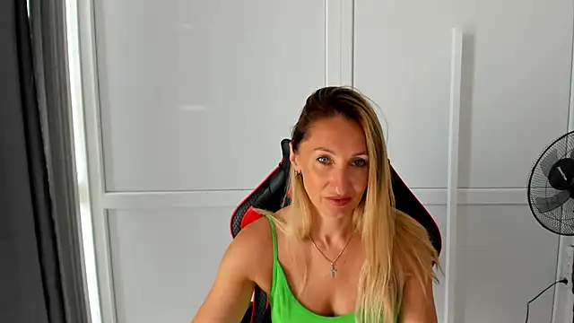 LilyDreamm online show from 06-29-26, 06:19